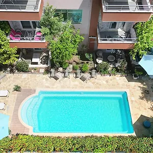 Er.zo Summer Studios Aparthotel